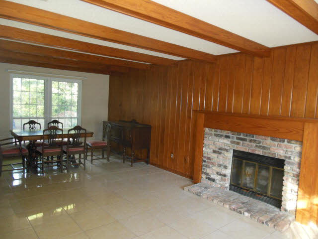 2790 Pine Ridge Drive Lillian, AL 36549 - Photo 2 of 23 Living dining area