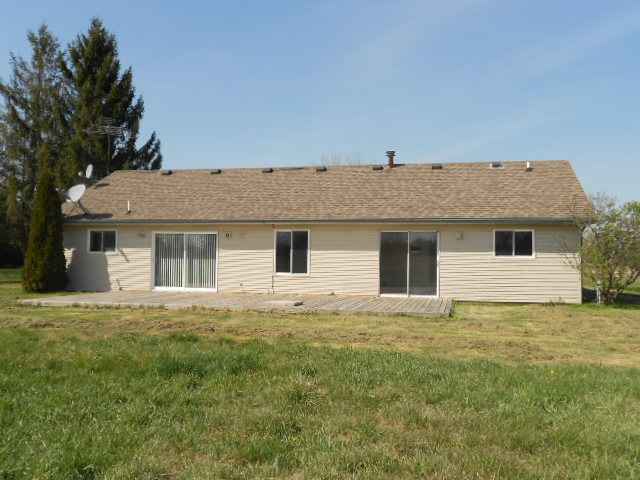 13707 Norman Road Yale, MI 48097 - Photo 5 of 19 31124743-4.JPG