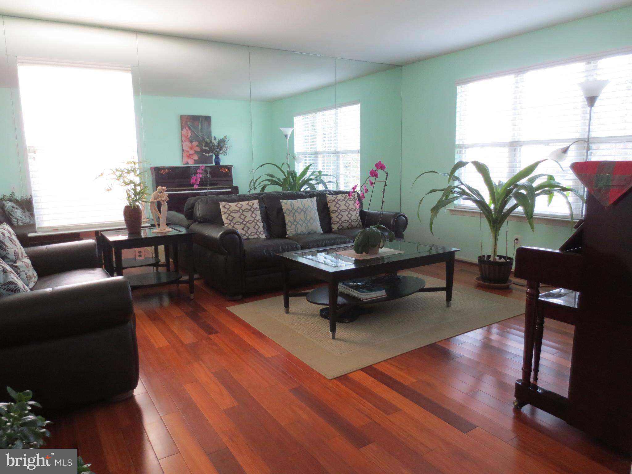 407 Croyden Road Cheltenham, PA 19012 - Photo 3 of 32