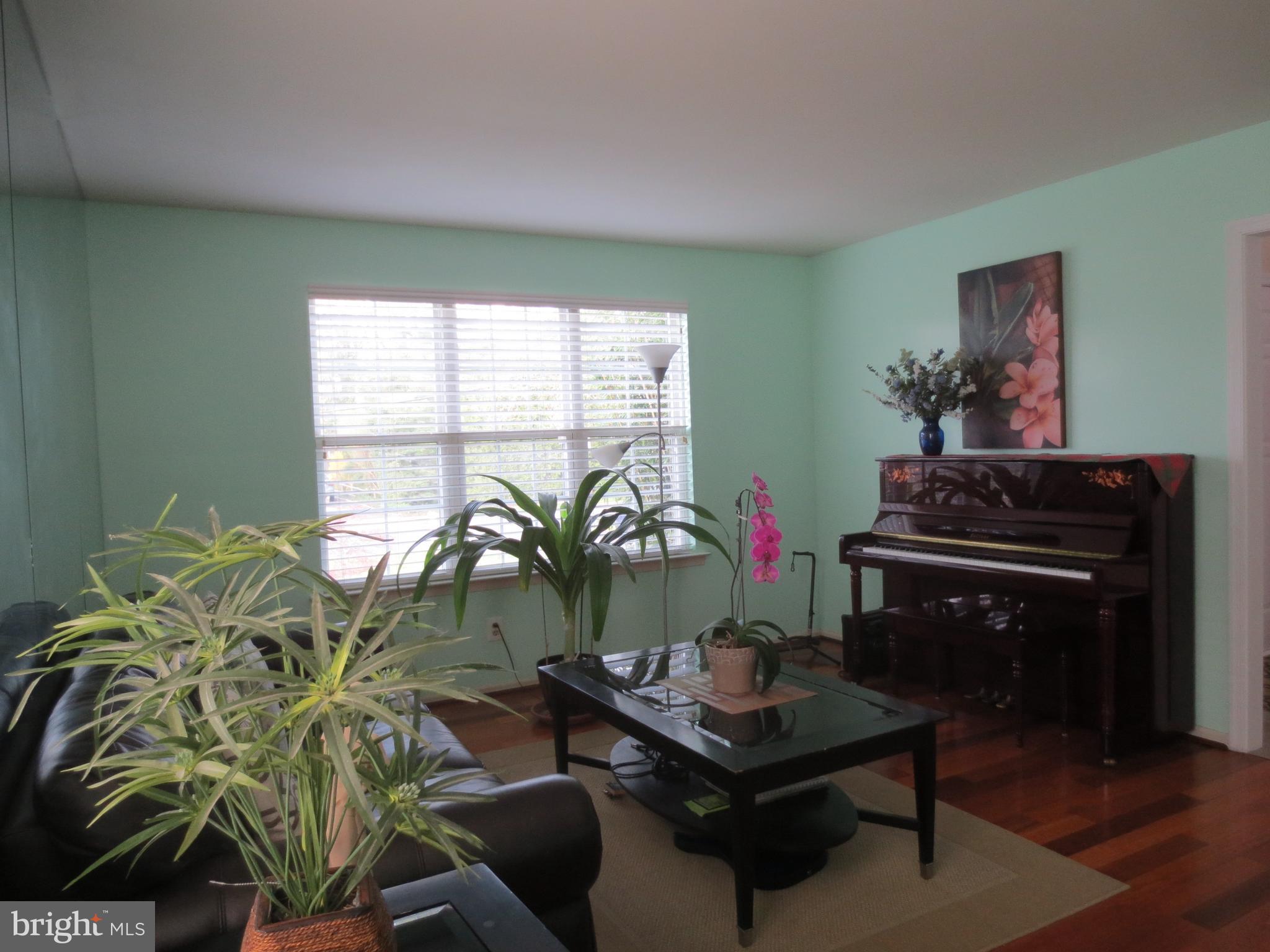 407 Croyden Road Cheltenham, PA 19012 - Photo 4 of 32