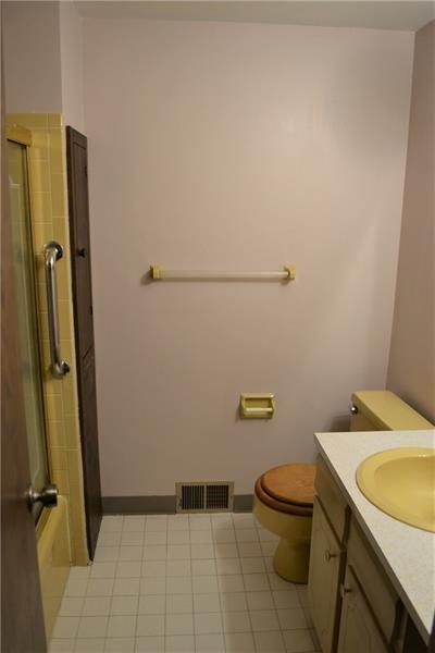 2108 Beulah Road Pittsburgh, PA 15235 - Photo 23 of 25 SECOND FULL BATHROOM WITH TUB/SHOWER COMBINATION ON THE BEDROOM LEVEL
