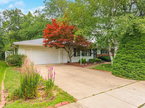 $199,900 | 405 Michael Court, Normal, IL 61761