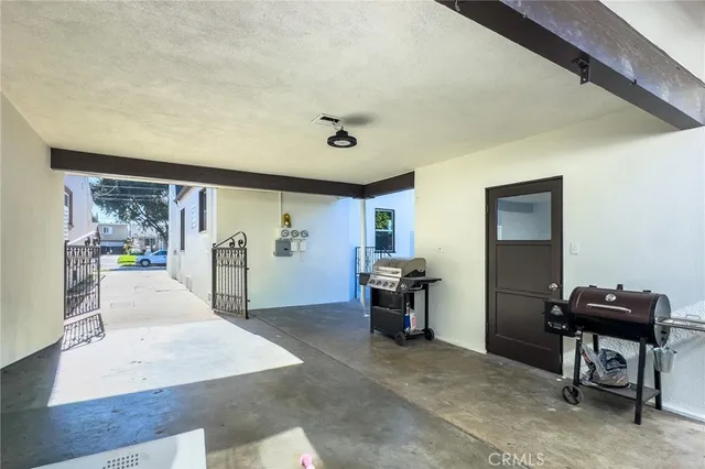 $889,000 | 3927 Broadway Avenue, Huntington Park, CA 90255