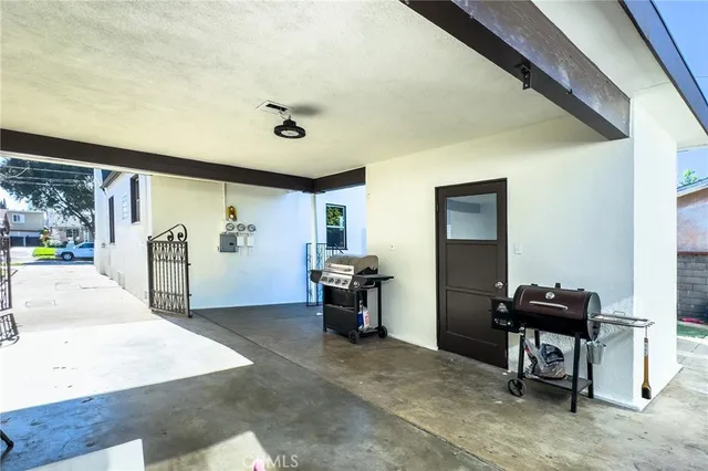 $889,000 | 3927 Broadway Avenue, Huntington Park, CA 90255