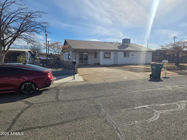 $1,350 | 302 3rd Street, Huachuca City, AZ 85616