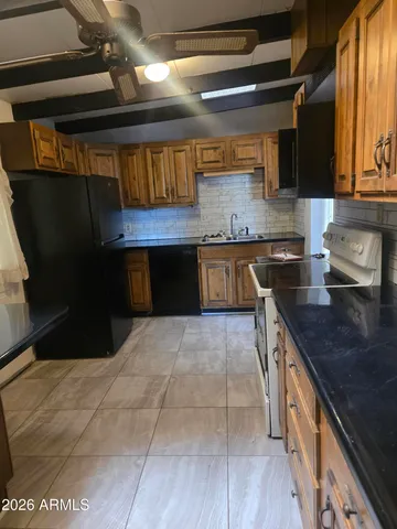 $1,350 | 302 3rd Street, Huachuca City, AZ 85616