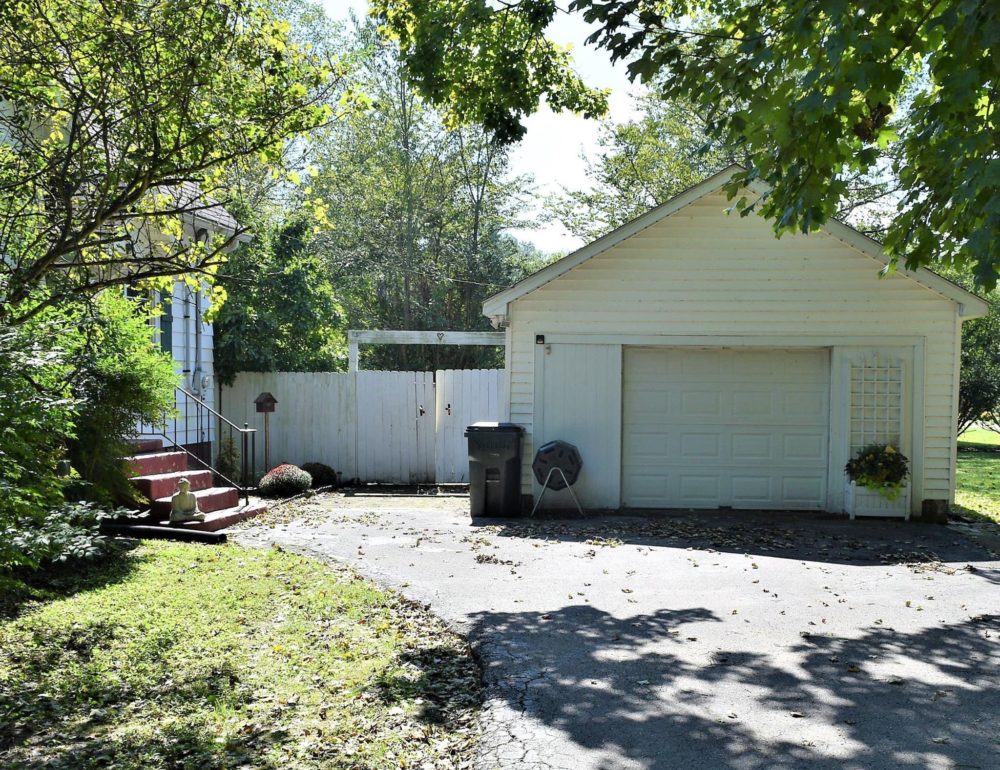 425 Spring Street Guthrie, KY 42234 - Photo 3 of 30 a view of backyard of the house