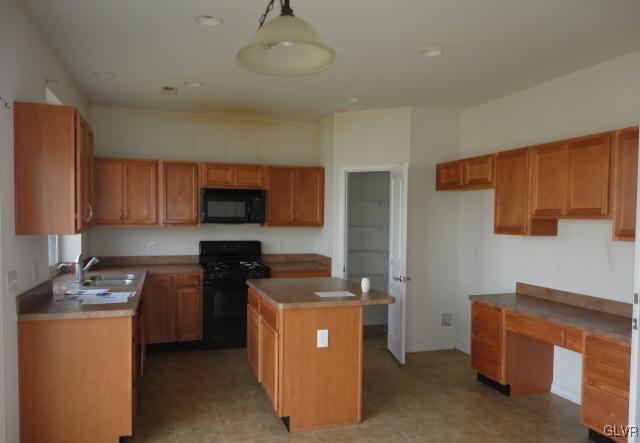 8703 Pathfinder Road Breinigsville, PA 18031 - Photo 11 of 23 Gallery Image 11