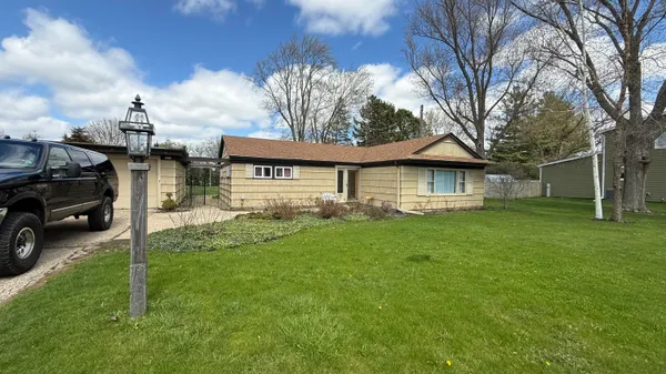 $395,000 | 6516 Green Ridge Drive, Mount Pleasant, WI 53406