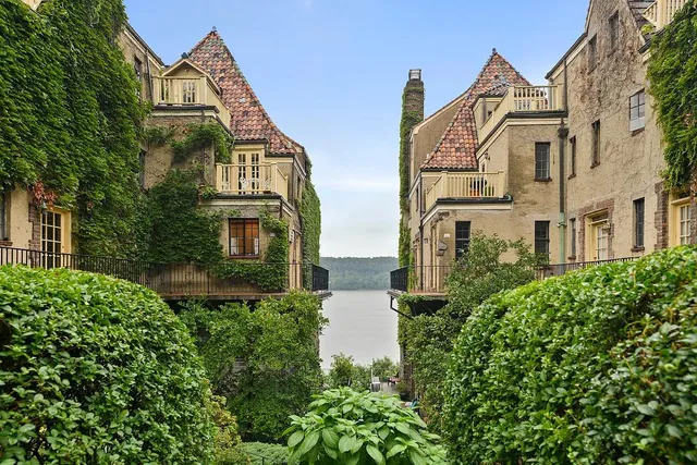 $1,245,000 | 2501 Palisade Avenue, Unit H2 | Spuyten Duyvil