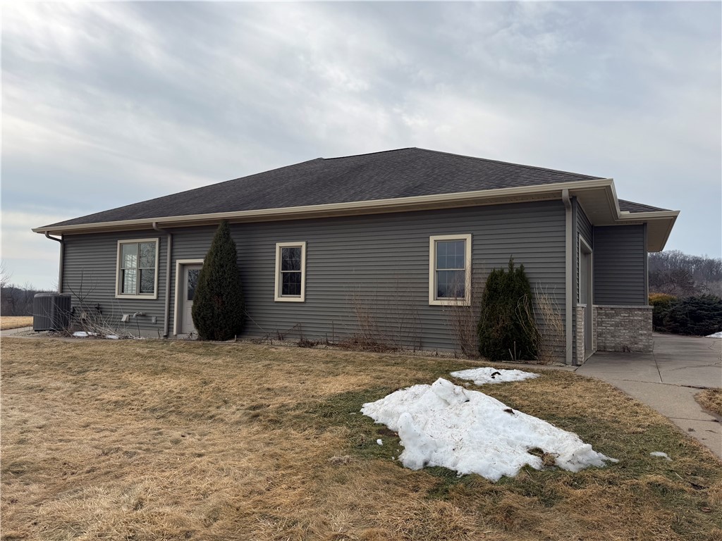 N28190 Brekke Ridge Road Blair, WI 54616 - Photo 3 of 60