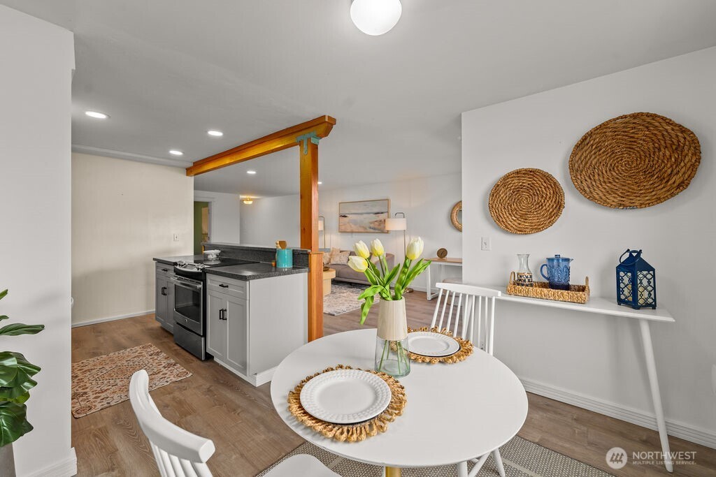 3200 West Commodore Way, Unit 107 Seattle, WA 98199 - Photo 8 of 40 Gallery Image 8
