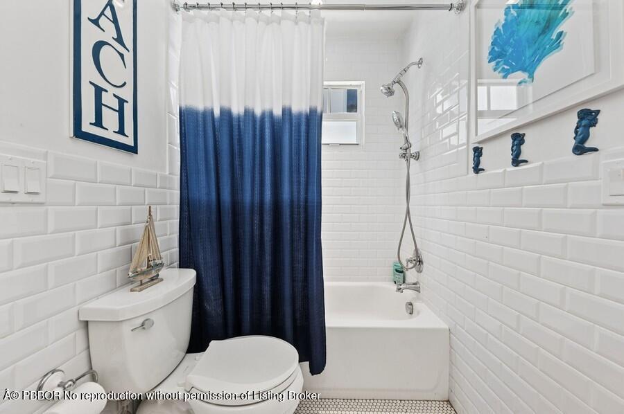 310 Almeria Road West Palm Beach, FL 33405 - Photo 29 of 71 29_310AlmeriaRd_9001_2ndBathroom_Small