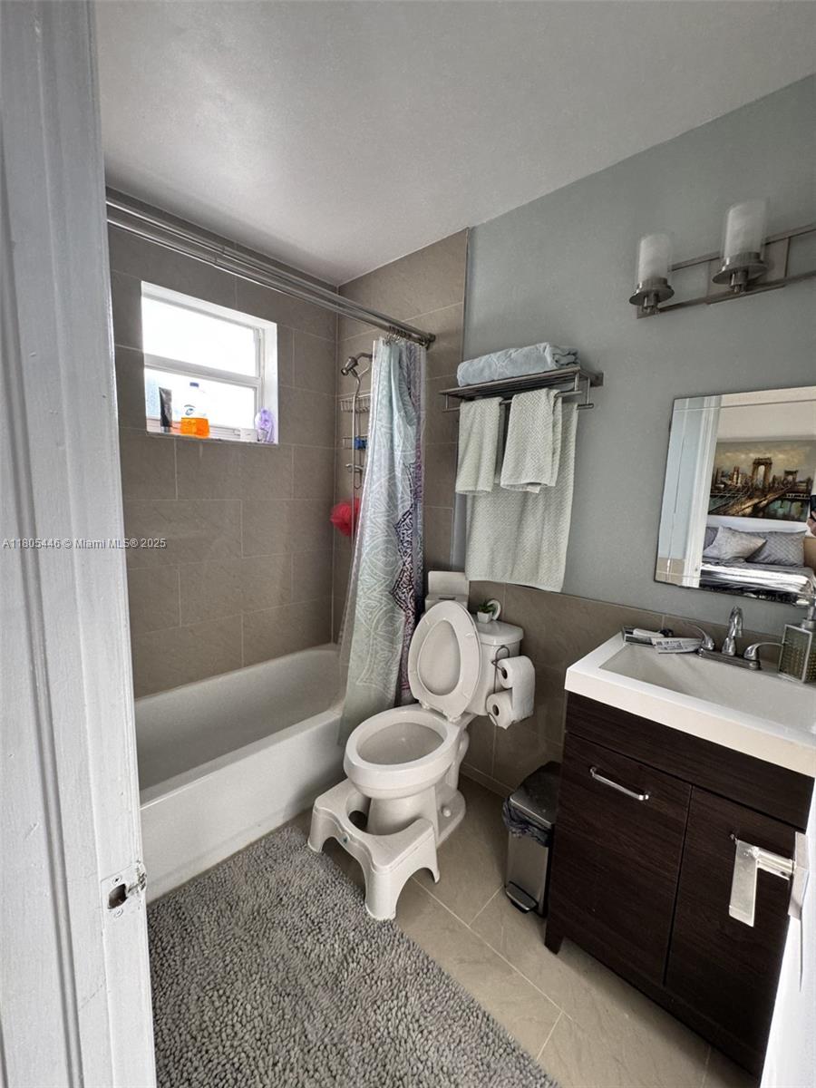 7005 Northwest 173rd Drive, Unit 1702 Hialeah, FL 33015 - Photo 23 of 26