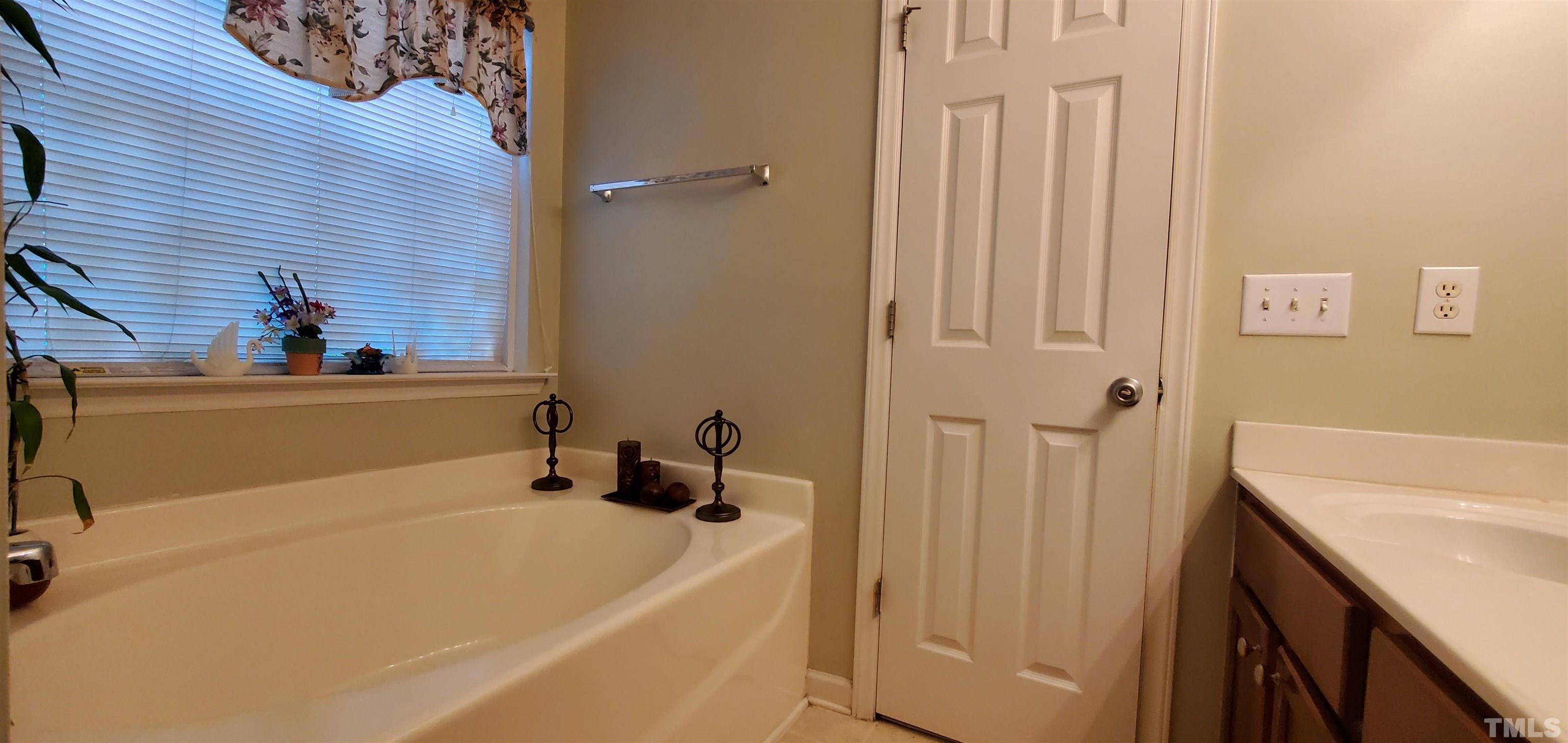 1404 Cricket Ridge Drive Raleigh, NC 27610 - Photo 15 of 21 Gallery Image 15