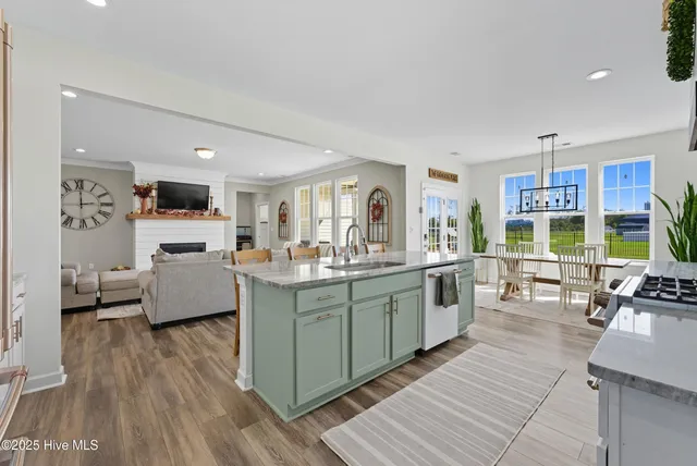 $799,900 | 102 Evelyne Drive, Moyock, NC 27958