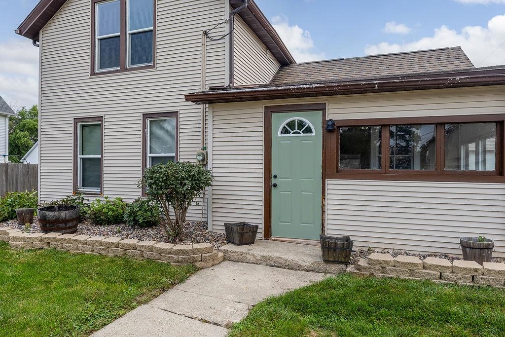 200 North Rutland Avenue Brooklyn, WI 53521 - Photo 1 of 35 Gallery Image 1