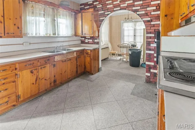 $32,000 | 622 Alhambra Court, East St. Louis, IL 62205