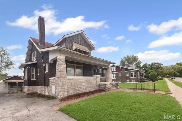 $32,000 | 622 Alhambra Court, East St. Louis, IL 62205