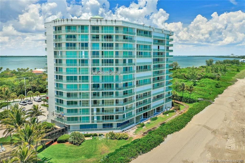 8600 South Ocean Drive, Unit LN3 Jensen Beach, FL 34957 - Photo 46 of 63 a view of a backyard with plants