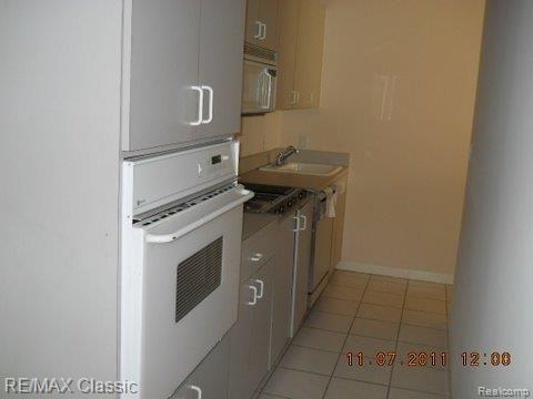 4715 Dow Ridge Road West Bloomfield, MI 48324 - Photo 15 of 18 Dow Ridge 4715 11-7-11 tt (22)