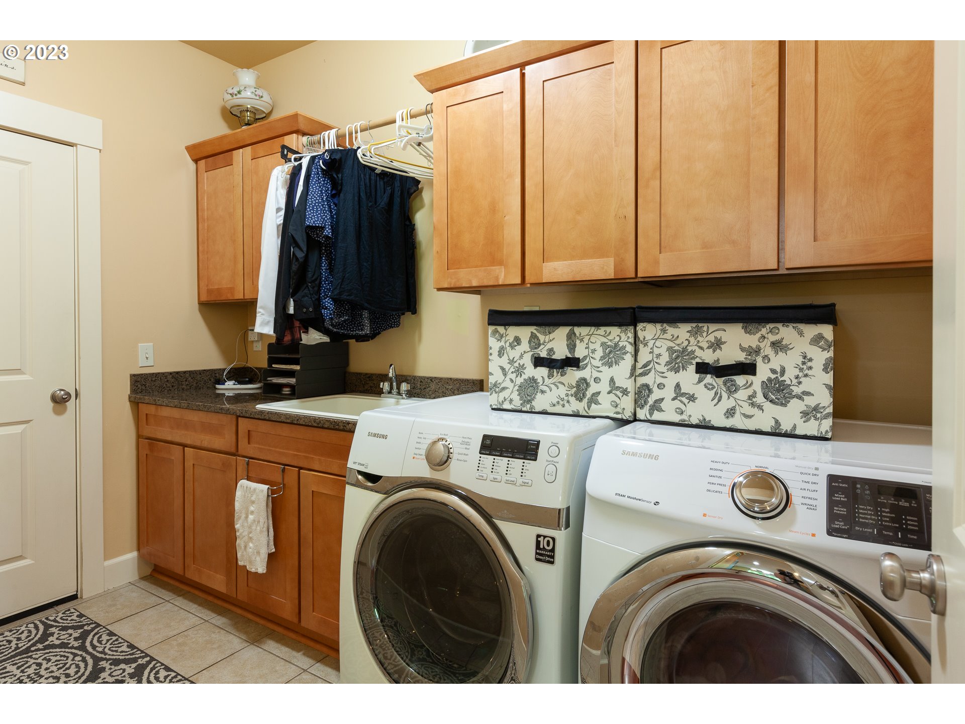 1615 4th Street Hood River, OR 97031 - Photo 12 of 33 a utility room with dryer and washer