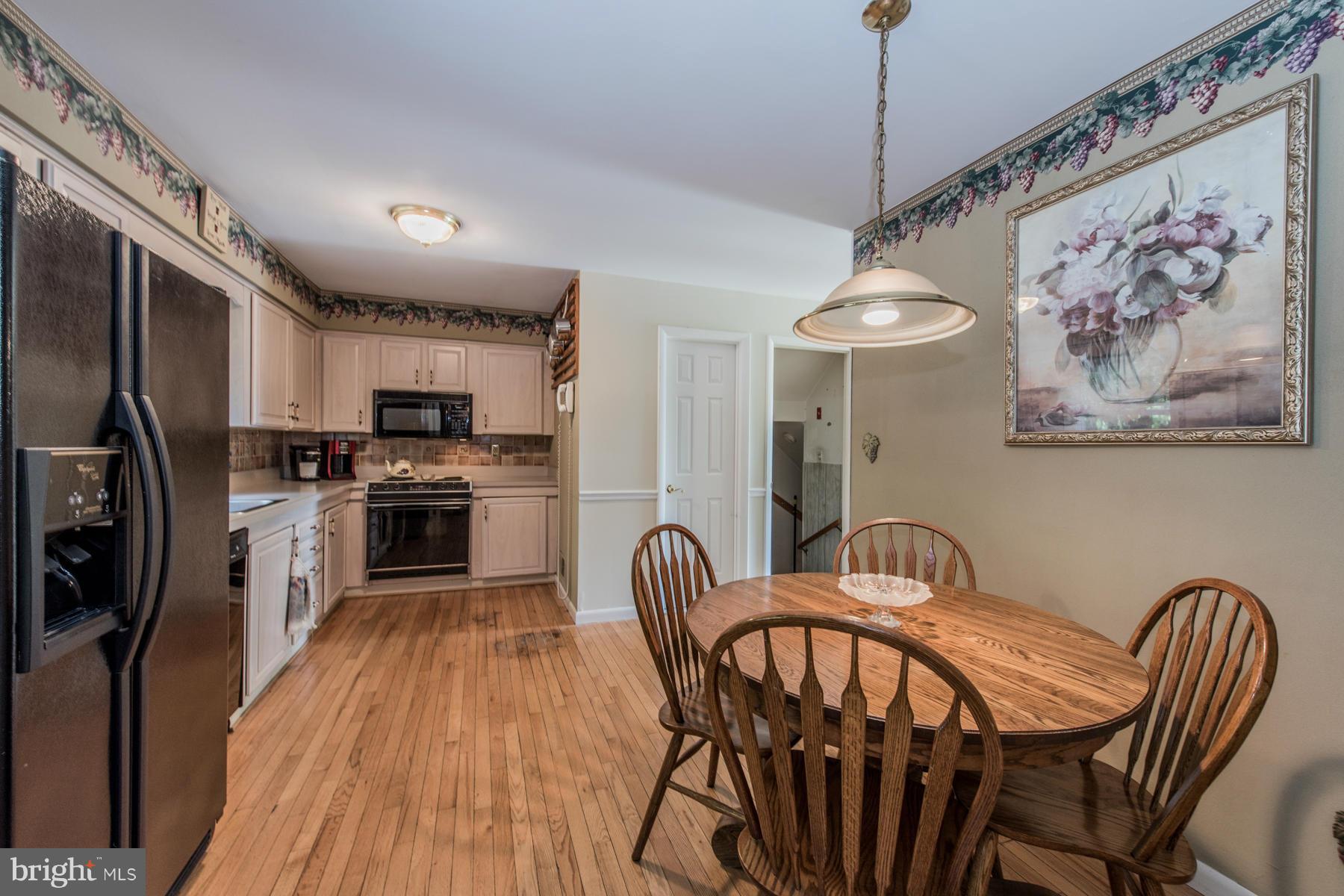 66 Circle Road Pasadena, MD 21122 - Photo 8 of 29 Kitchen
