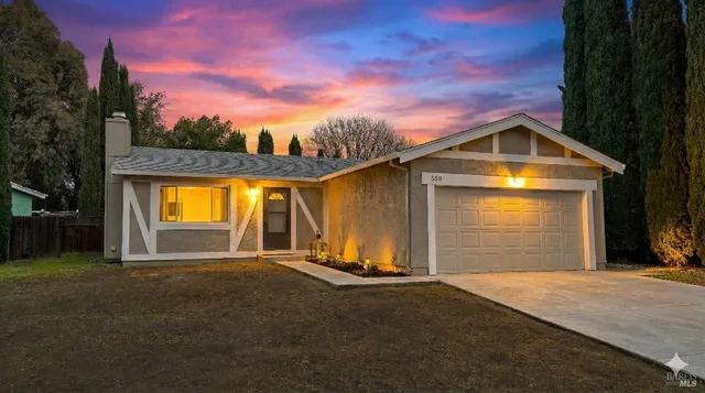 $495,000 | 550 West Creekside Circle, Dixon, CA 95620