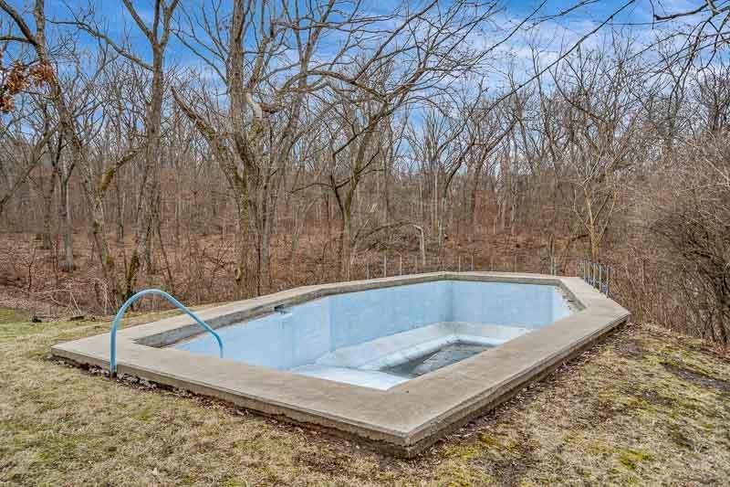 3134 North River Road Oregon, IL 61061 - Photo 42 of 59 a view of a bathtub in a backyard