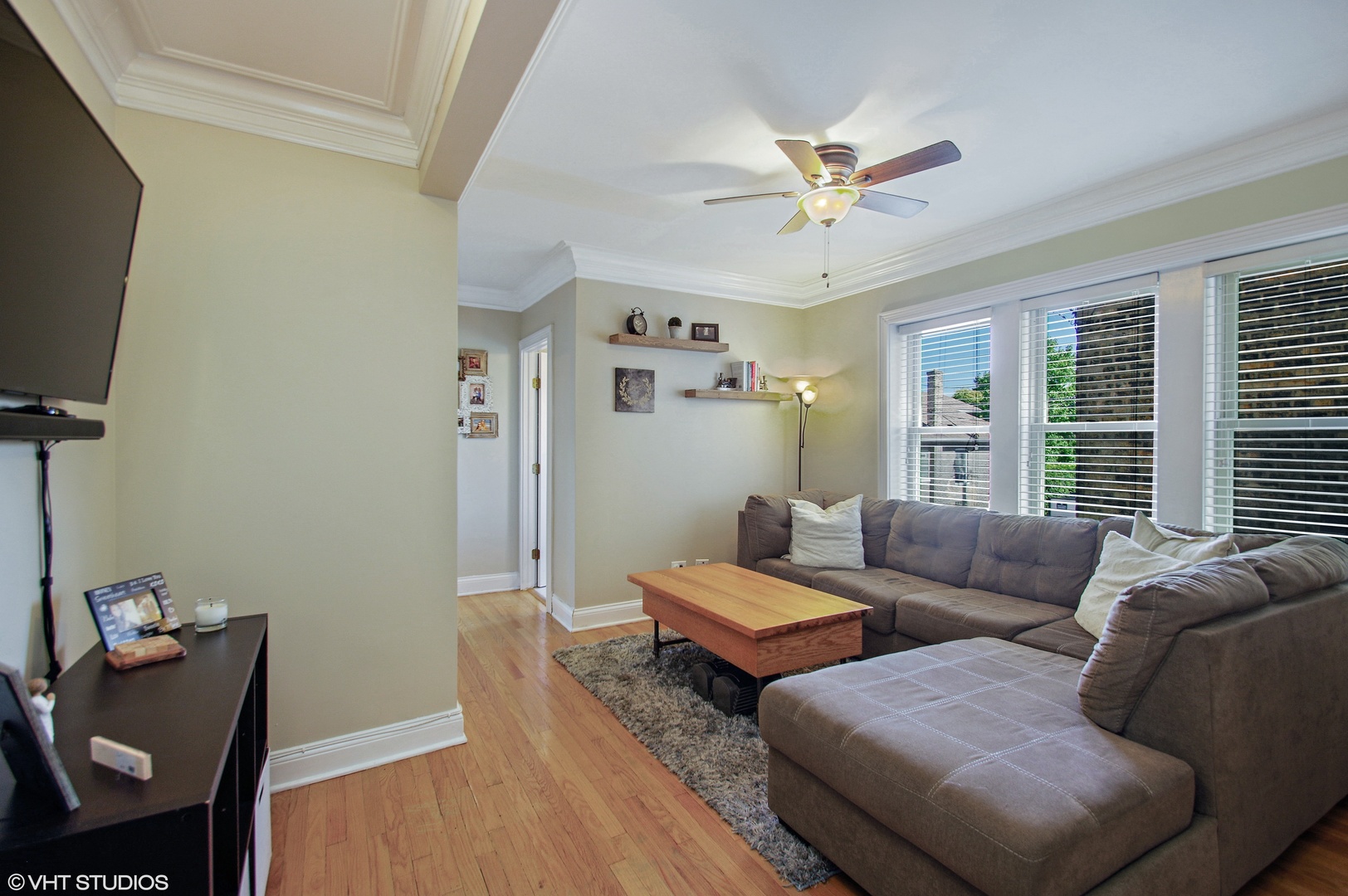 2844 West Addison Street, Unit 1N Chicago, IL 60618 - Photo 2 of 8