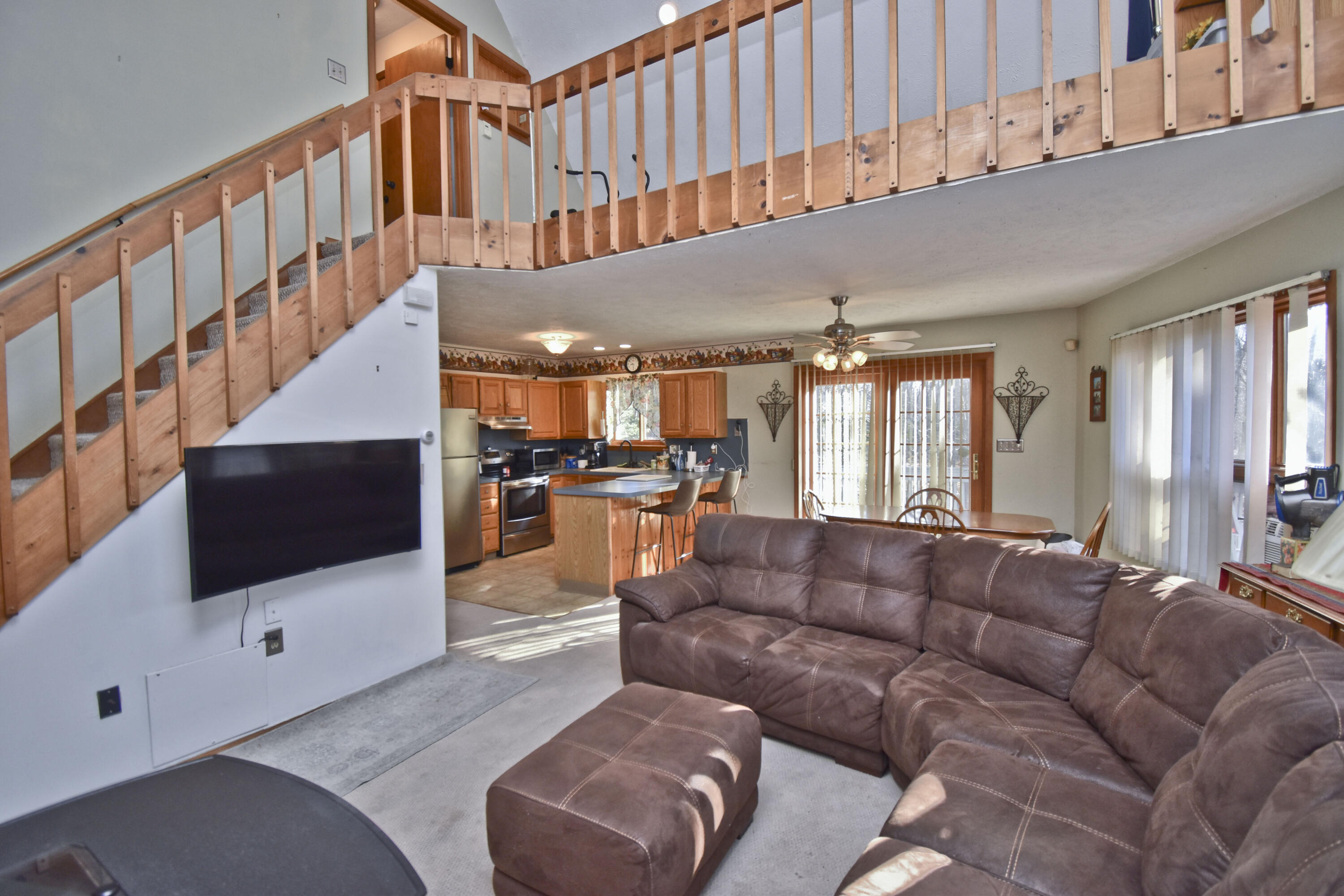 2181 Village Road Effort, PA 18330 - Photo 5 of 35 2 Living Room (4)