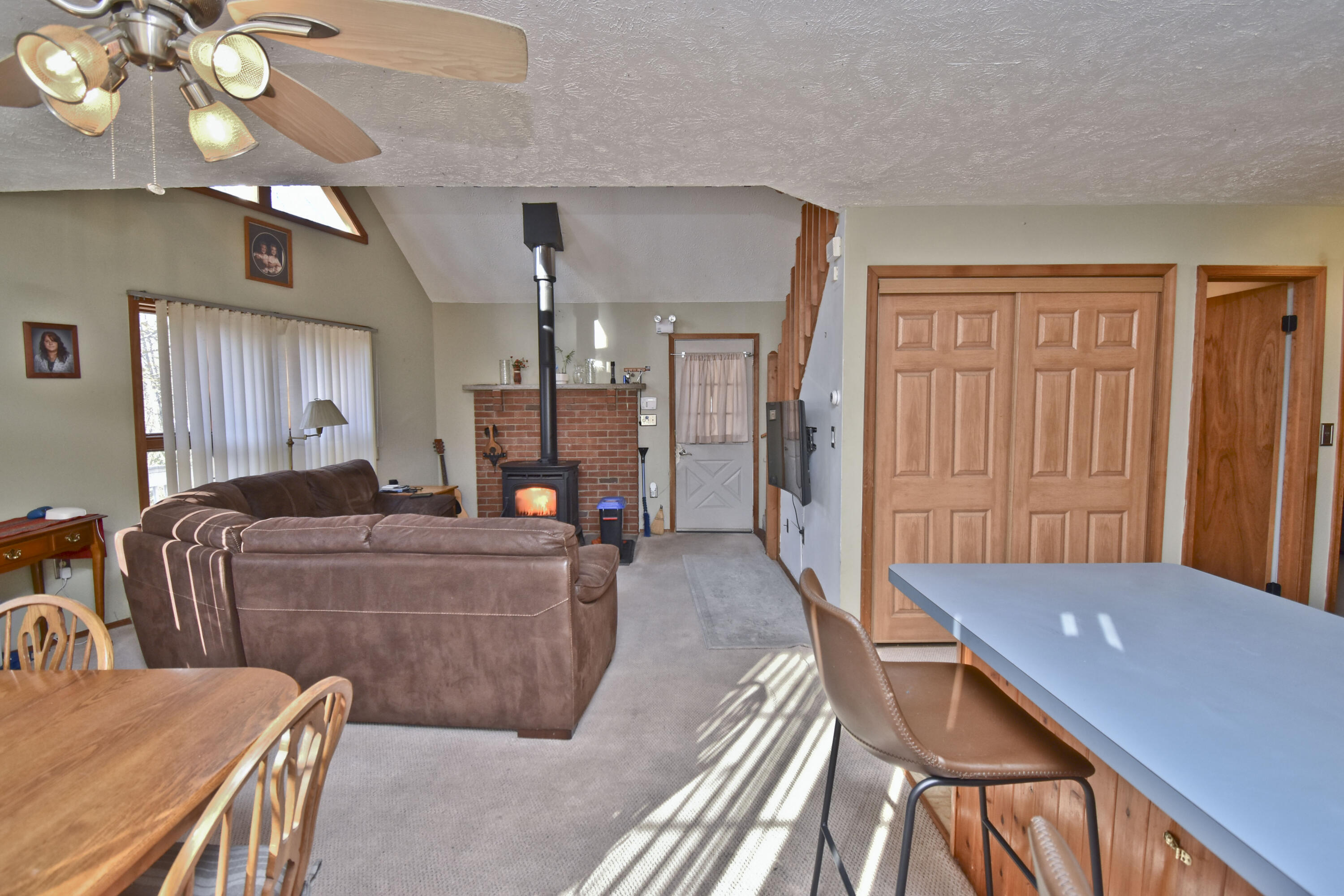 2181 Village Road Effort, PA 18330 - Photo 9 of 35 4 Kitchen (4)