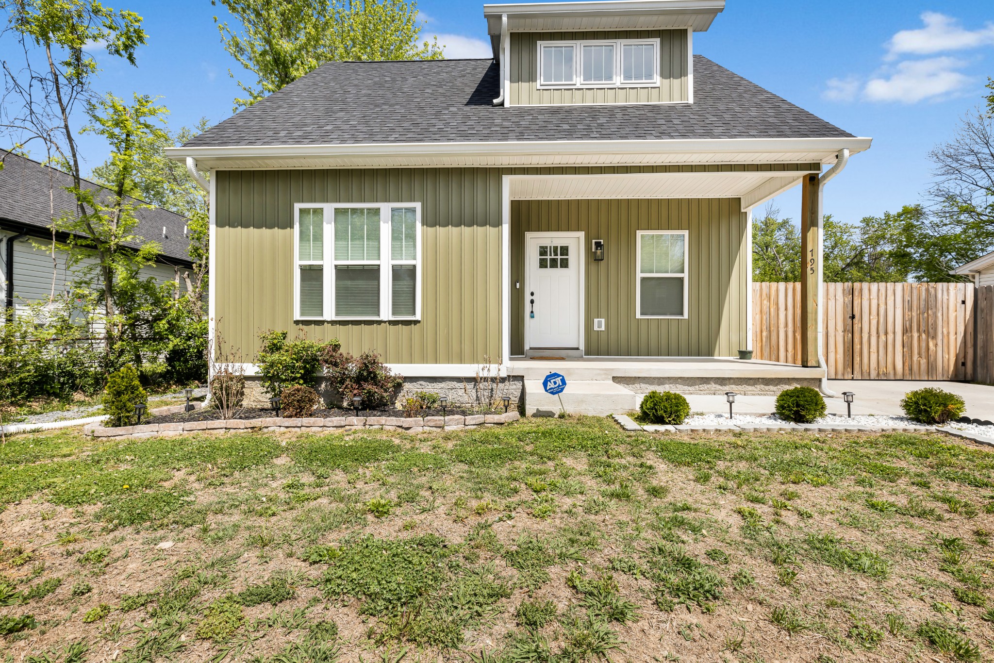 795 19th Avenue West Springfield, TN 37172 - Photo 2 of 23