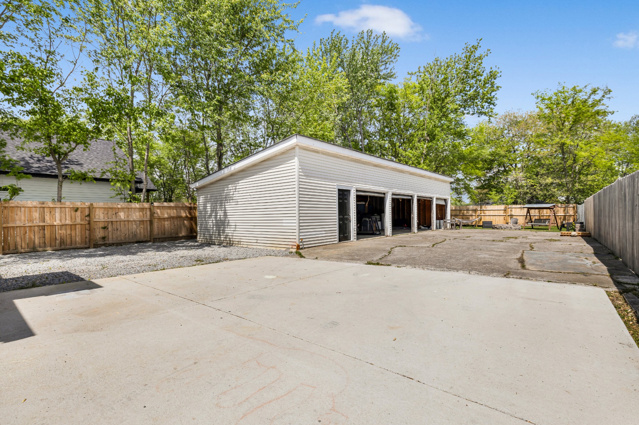 795 19th Avenue West Springfield, TN 37172 - Photo 5 of 23