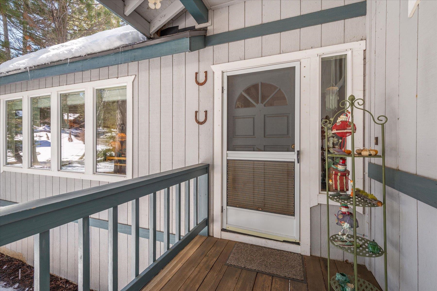 12604 Pine Forest Road Truckee, CA 96161 - Photo 4 of 21 Gallery Image 4