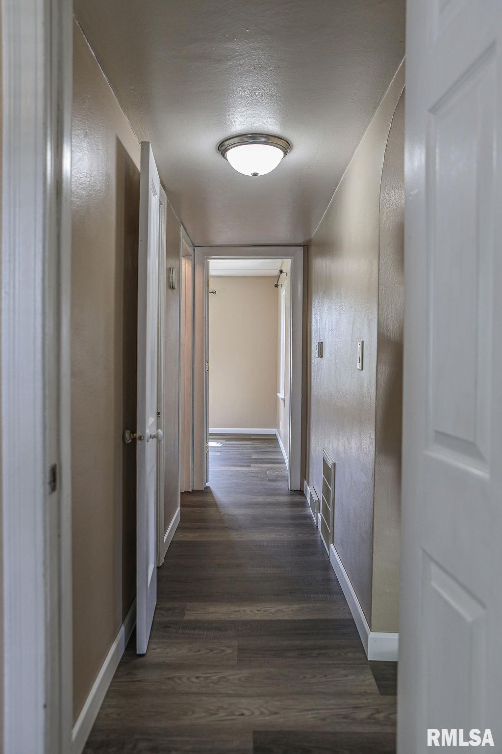 2628 38th Avenue Moline, IL 61265 - Photo 9 of 28