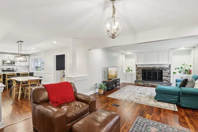 $495,000 | 2608 York Court, Woodridge, IL 60517