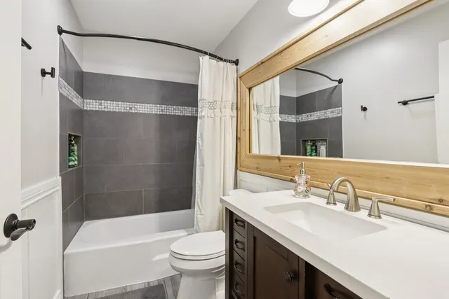 $495,000 | 2608 York Court, Woodridge, IL 60517