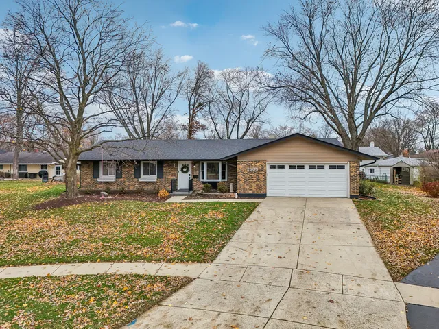 $495,000 | 2608 York Court, Woodridge, IL 60517