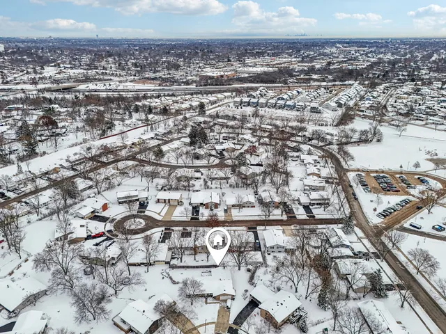 $495,000 | 2608 York Court, Woodridge, IL 60517