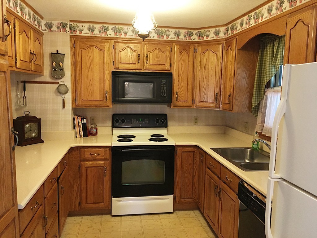 127 Greenfield Road Montague, MA 01351 - Photo 8 of 30 Gallery Image 8