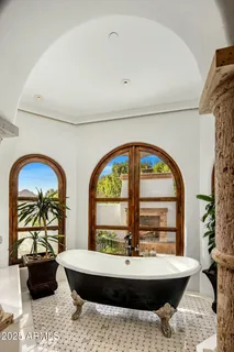 $12,295,000 | 7533 North 70th Street, Paradise Valley, AZ 85253