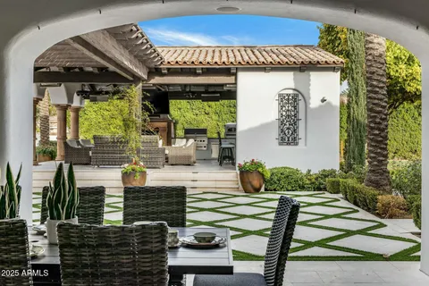 $12,295,000 | 7533 North 70th Street, Paradise Valley, AZ 85253