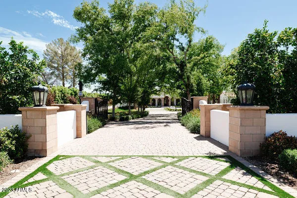 $12,295,000 | 7533 North 70th Street, Paradise Valley, AZ 85253