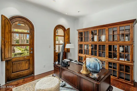 $12,295,000 | 7533 North 70th Street, Paradise Valley, AZ 85253