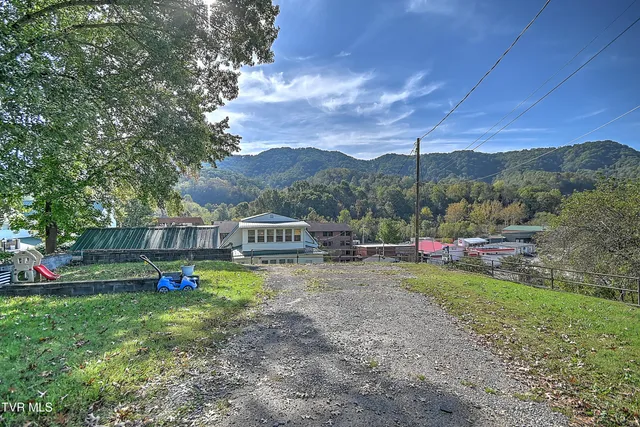$294,000 | 316 West Jackson Street, Gate City, VA 24251