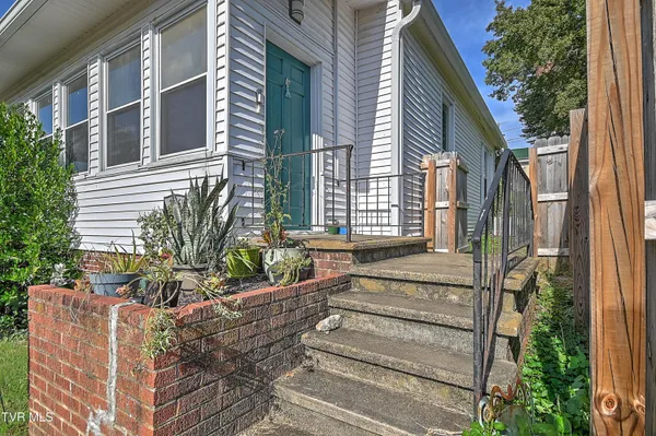 $293,000 | 316 West Jackson Street, Gate City, VA 24251