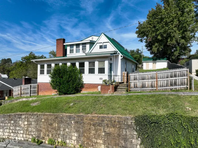 $294,000 | 316 West Jackson Street, Gate City, VA 24251