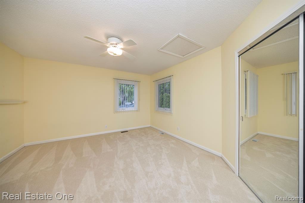 48712 Point Lakeview Street Chesterfield, MI 48047 - Photo 47 of 71