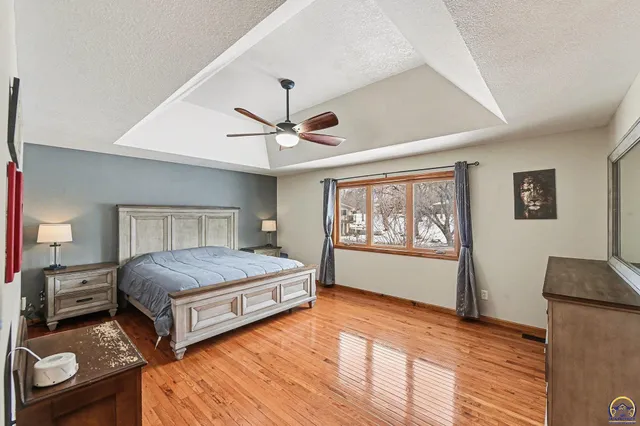 $390,000 | 7412 Southwest Fountaindale Road, Topeka, KS 66614